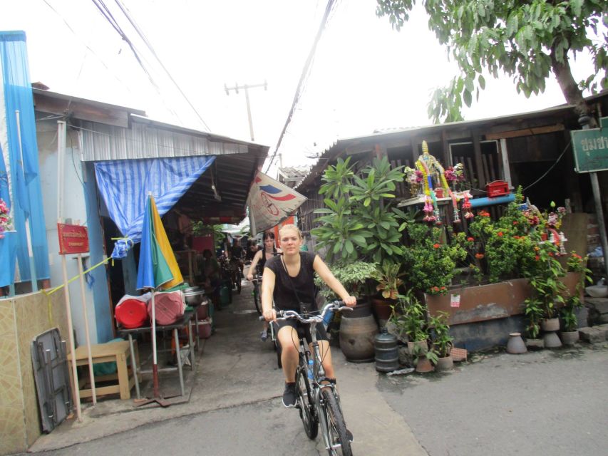 Bangkok Full-Day Bike Tour with Boat Transfer and Lunch - Bangkok’s fresh market brings the city to life