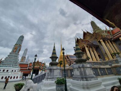 Grand palace and Iconic temple Half-Day Private