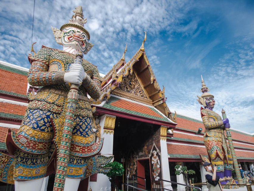 Bangkok: Grand Palace and Wat Arun Guided Walking Tour - Is $18 a good value?