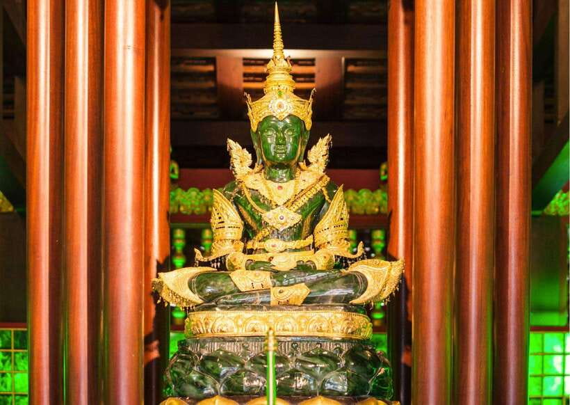 Bangkok: Grand Palace & Emerald Buddha Entry with Audioguide - Queen Sirikit Museum of Textile