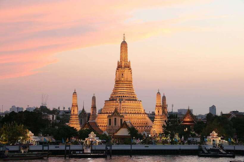 Bangkok: Grand Palace, Wat Pho, Wat Arun and Wat Sa Ket Tour - Lunch in Bangkok gives the day a useful pause