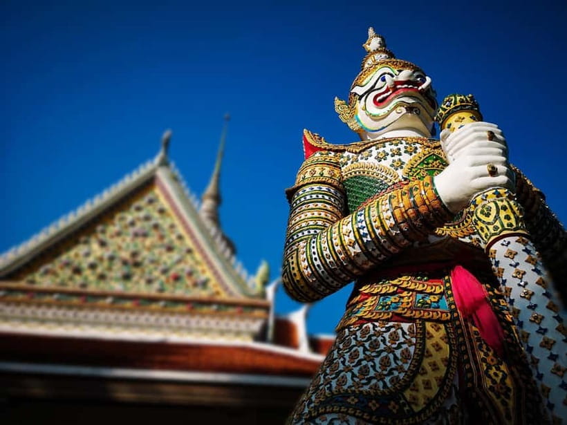 Bangkok: Grand Palace, Wat Pho, Wat Arun Sacred & Local Tour - Pak Khlong Talat, the flower market finale