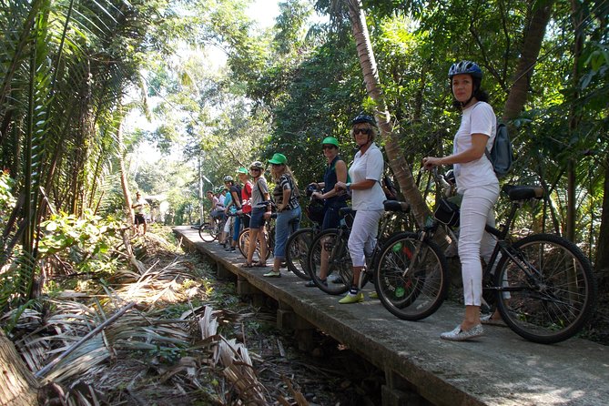 Bangkok Green Oasis 4-Hour Bike Tour with Boat Ride - Renting a bicycle on the Phra Pradaeng peninsula