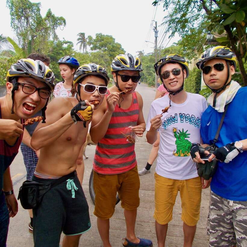 Bangkok green oasis guided bike tour with boat ride - Riding country roads and narrow raised paths