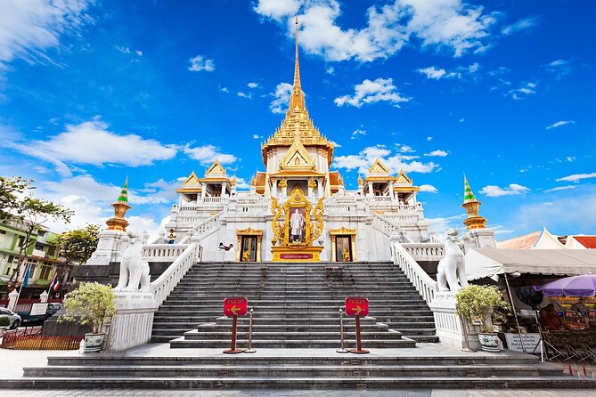 Bangkok Guided Temple Tour With Lunch Private - Thai lunch with a local guide’s help