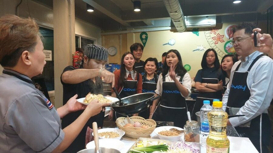 Bangkok: Half-Day Thai Cooking Class in Bangrak District - Starting With a Bangkok Market in Bangrak