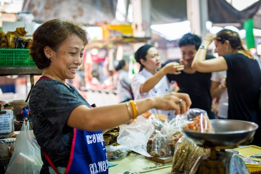 Bangkok: Half-Day Thai Cooking Class in Bangrak District - The Chefs Make the Difference