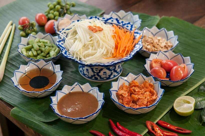 Bangkok: Hands-on Thai Cooking Class and Market Tour - Four dishes and a different menu each day