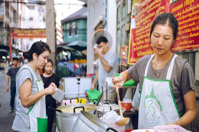 Bangkok Hidden Gems: Talad Noi, Chinatown & Street Food Tour - Narrow lanes and old Chinese roots