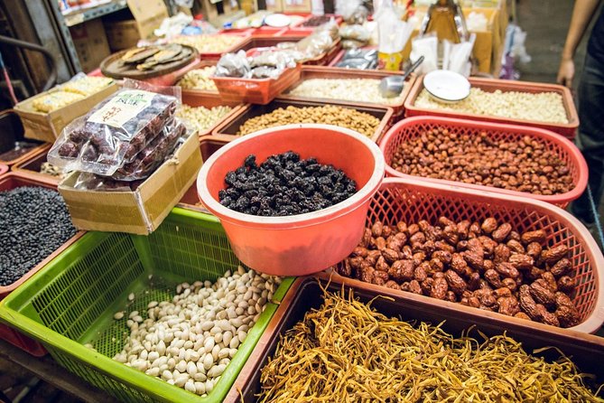 Bangkok Hidden Gems: Talad Noi, Chinatown & Street Food Tour - Hong Sieng Kong and the riverside pause