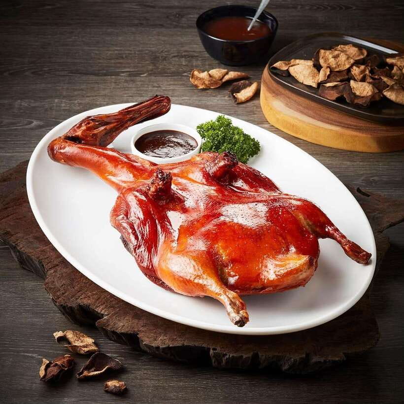 Bangkok: Kam's Roast ICONSIAM Food and Drinks Packages - Service, dress, and practical expectations