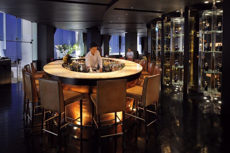 Bangkok: Lebua Rooftop Bar Reservation & Round-Trip Transfer - Key points to know before you book