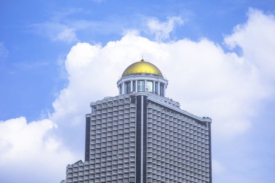 Bangkok: Lebua Rooftop Bar Reservation & Round-Trip Transfer - From your hotel to State Tower