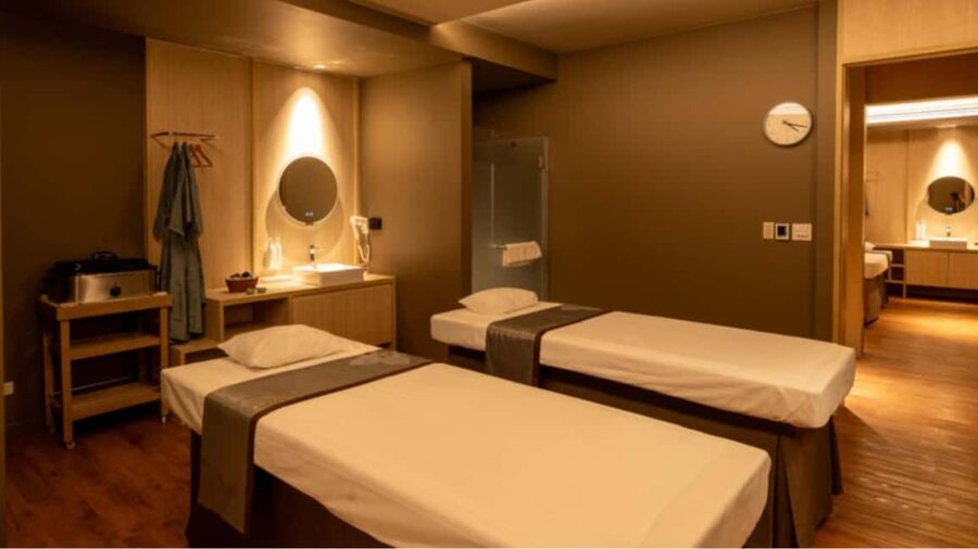 Bangkok: Let's Relax Spa Lumpini E-Voucher - What happens from arrival to treatment