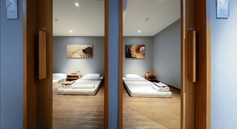 Bangkok: Let's Relax Spa Sukhumvit Soi 39 E-Voucher - Choosing between massage and nail care