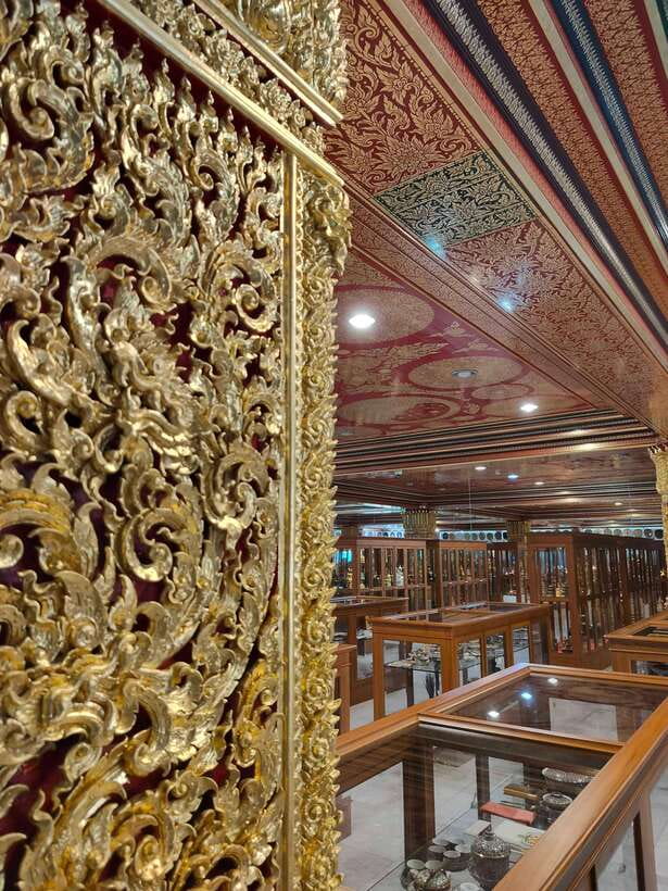 Bangkok: Longtail Boat Canal Tour to Wat Arun - Seeing Wat Arun from the river