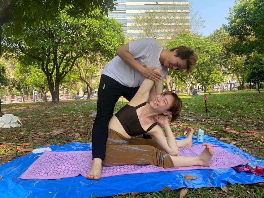 Bangkok: Lumpini Park Yoga Experience - Key points to know before booking