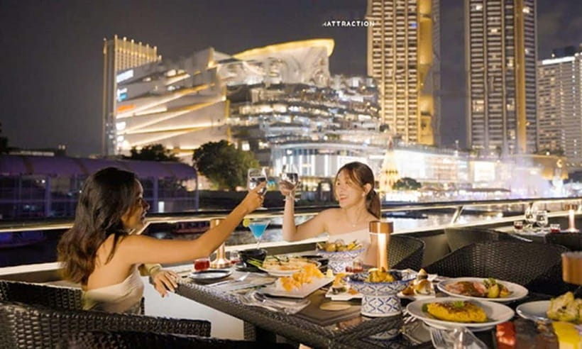 Bangkok: Luxury Dinner Cruise on Chao Phraya River - Why the Chao Phraya works so well at night