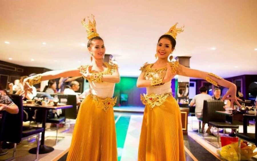 Bangkok: Luxury White Sunset or Dinner Cruise with Beer - Key points to know before booking