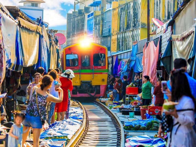 Bangkok: Maeklong Railway & Amphawa Floating Market Day Trip - Key points to know before booking