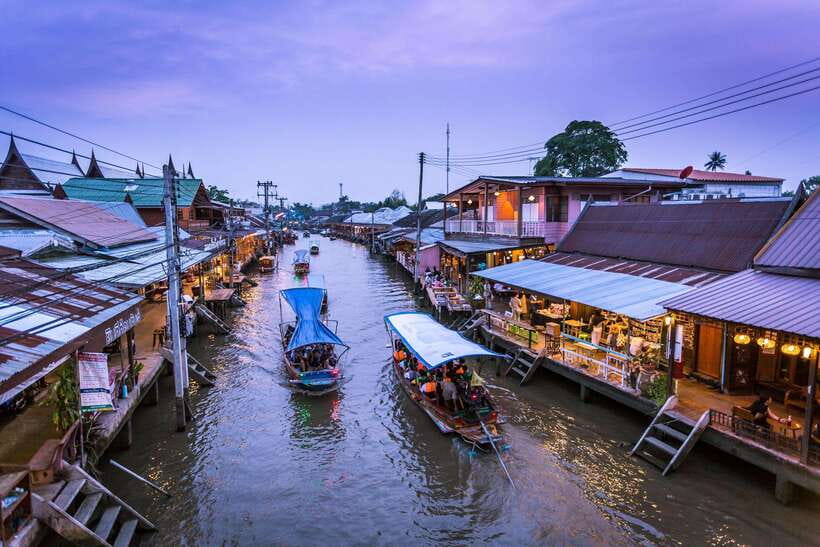 Bangkok: Maeklong Railway & Amphawa Floating Market Day Trip - Amphawa Floating Market after dark