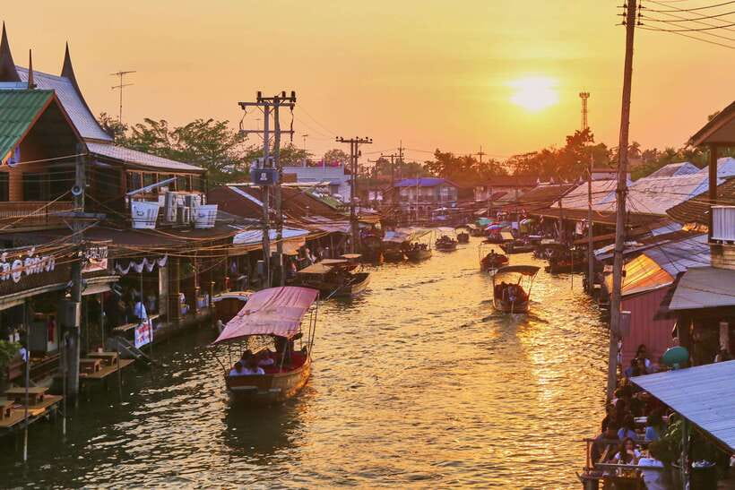 Bangkok: Maeklong Railway & Amphawa Floating Market Day Trip - The train at Maeklong Railway Market