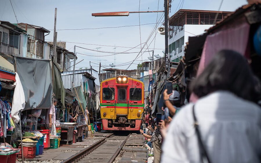 Bangkok: Maeklong Railway Market and Amphawa Floating Market - Key points to know before booking