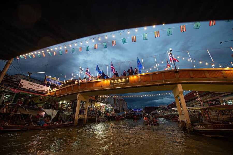 Bangkok: Maeklong Railway Market and Amphawa Floating Market - What the long-tail boat ride adds
