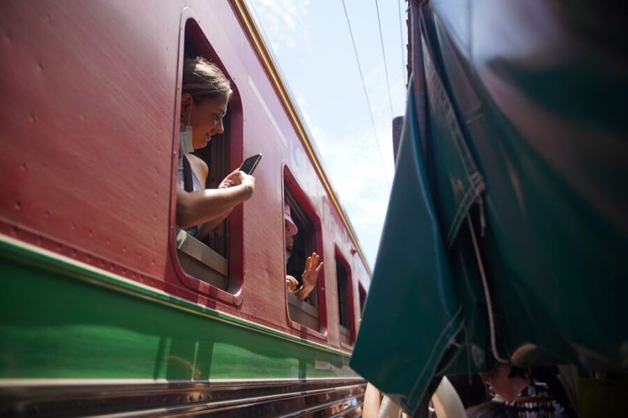 Bangkok: Maeklong Railway Market & Floating Market Tour - Key points to know before booking