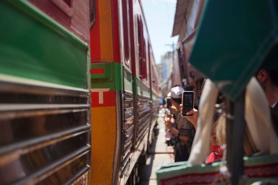 Bangkok: Maeklong Railway Market & Floating Market Tour - Why the train market is worth the early start