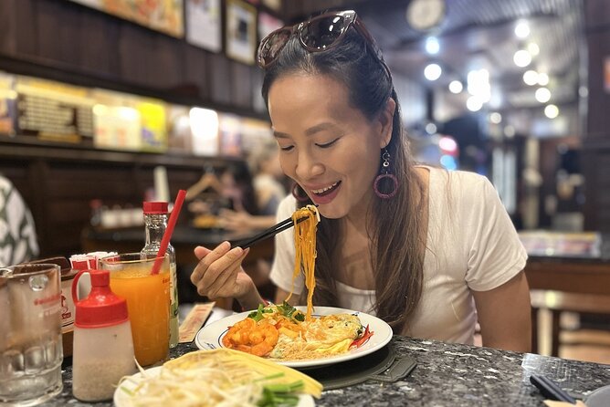 Bangkok Michelin Food Tour (3 Stops, 8 tastings) - Wat Thepthidaram gives the first stop a sense of place