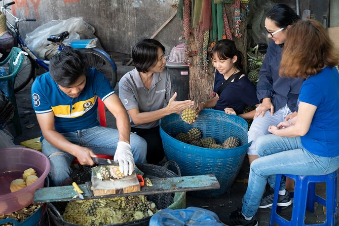 Bangkok: Michelin Street Eats by Tuk-Tuk Guided Food Tour - Saphan Khao Market and the question of tastings