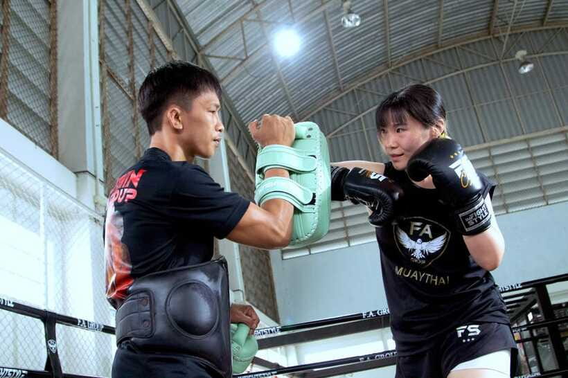 Bangkok: Muay Thai Boxing Introduction Class for Beginners - A welcoming choice for women, children, and solo visitors