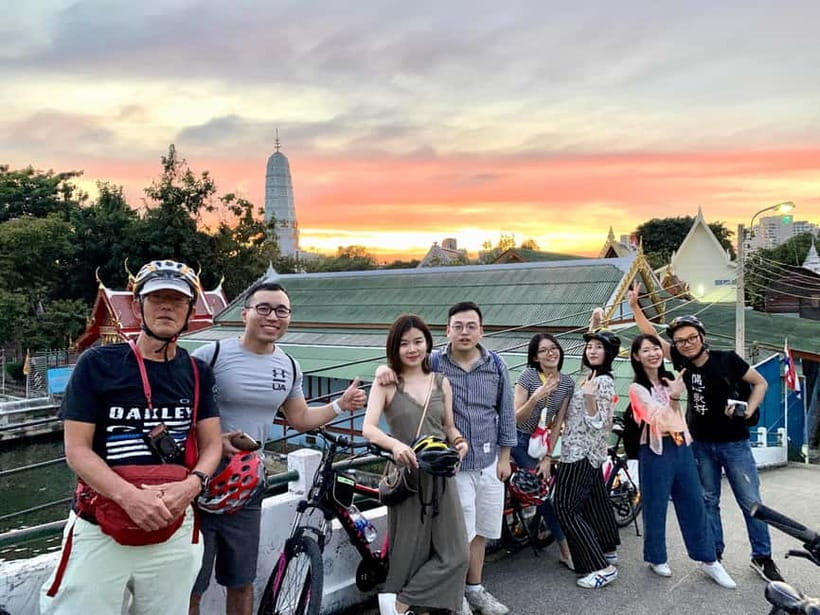 Bangkok: Must-Try Hidden Bike & Food Experience - Two final stops before returning to Tsai Eatery