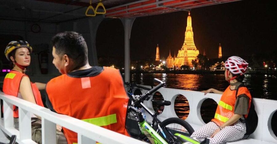 Bangkok: Night Bike Ride and Dinner at a Local Restaurant - Meeting in Thonburi and getting ready