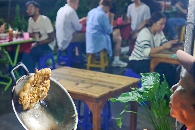 Bangkok Night Eats by Tuk Tuk - Hotel-pickup & Dinner - Suan Mali chicken noodles and the first smoky bite