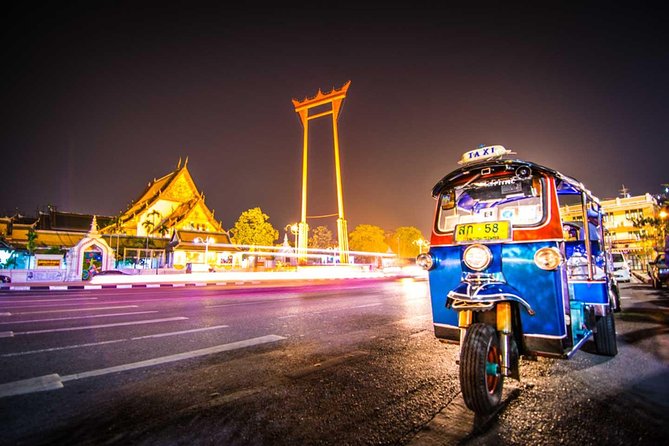 Bangkok Night Lights: Temple & City Tour by Tuk Tuk (SHA Plus) - Tuk tuk roads to the Giant Swing