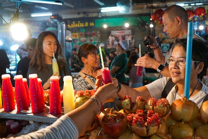 Bangkok Night Michelin Foodie Tour in Chinatown with 15+ tastings - Starting at Wat Mangkon MRT station