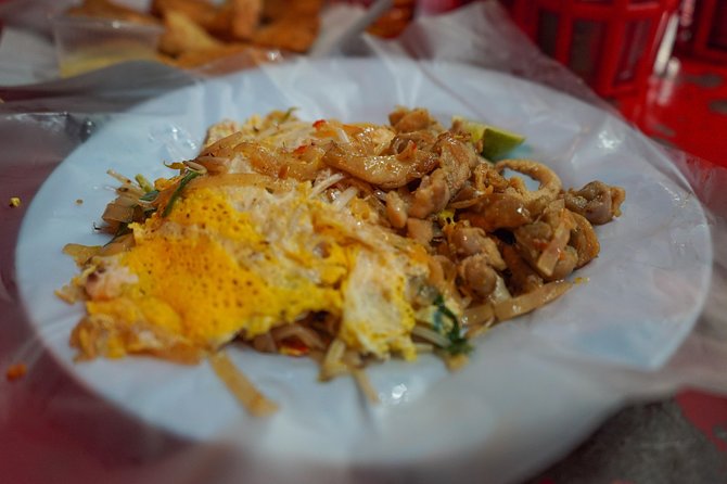 Bangkok Night Michelin Foodie Tour in Chinatown with 15+ tastings - Michelin-acclaimed fishball noodles