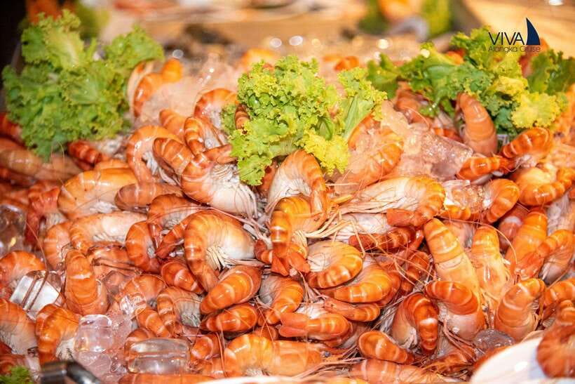 Bangkok: Noah 6 Stars Luxury Chaophraya River Dinner Cruise - Starting at ICONSIAM and getting aboard