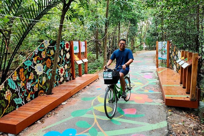 Bangkok Oasis Breezy Bike Tour - One hour at Bang Nam Phueng Floating Market