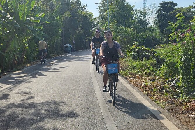 Bangkok Oasis Breezy Bike Tour - Weekday or weekend: choose with care