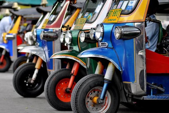 Bangkok Old Town: Day and Night Tour - Dinner and Khao San Road bring the noise
