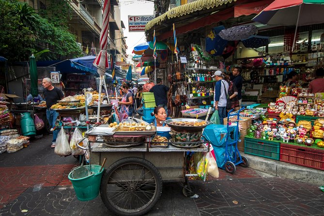 Bangkok Photography Masterclass - Private Photography Lesson - Choosing between daytime streets and Bangkok after dark