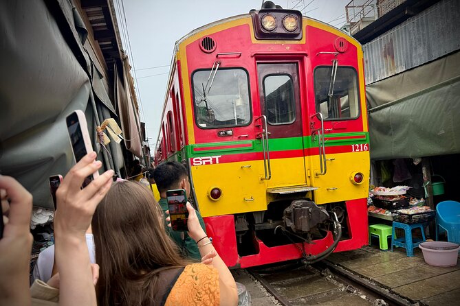 Bangkok: Private Floating Market and Train Market - Taking the longtail boat to Damnoen Saduak