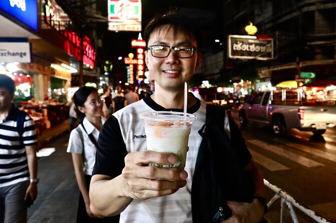 Bangkok Private Walking Food Tour with 10+ Tastings in Chinatown - Monday follows a different food route