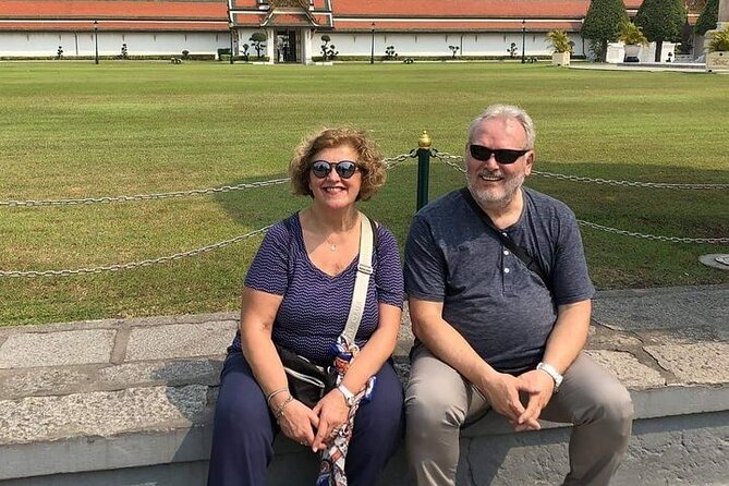 Bangkok Private Walking Tour with A Pro Guide (Tour Car Option) - Temples, monuments, and the importance of stating your limits