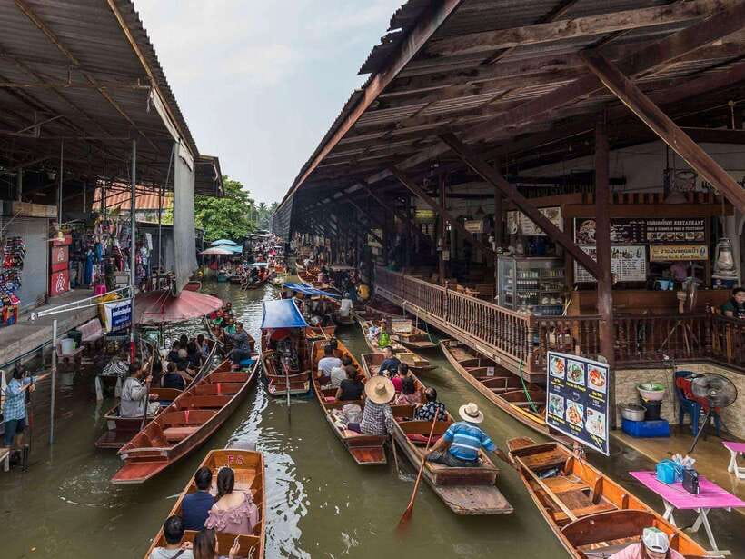 Bangkok: Railway and Floating Market Tour with Dragon Temple - Maeklong Railway Market and the train that cuts through it