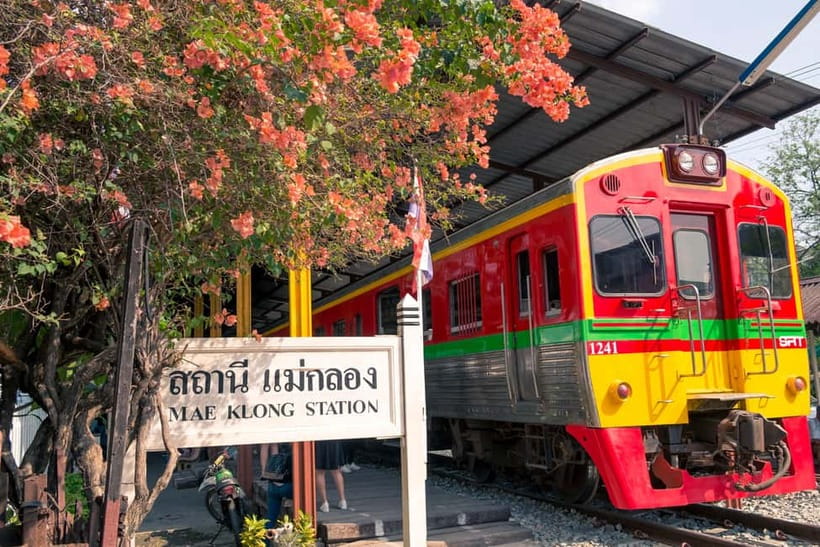 Bangkok: Railway, Floating Market & Chao Phraya Cruise Tour - Comfort, fitness, and what to pack