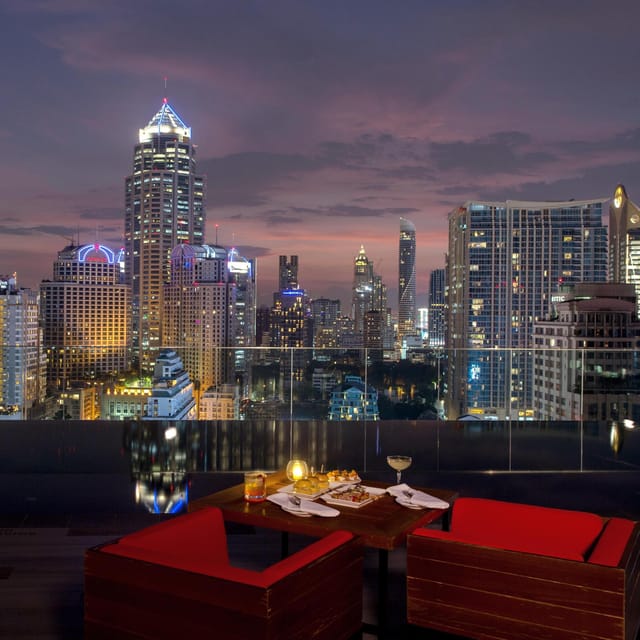 Bangkok: RedSquare Rooftop Bar at Novotel Sukhumvit 4 - Bangkok views without the usual rooftop pressure